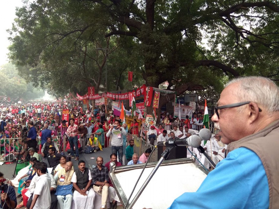 Lakhs of workers storm Delhi Workers&#039; three days &quot;MAHAPADAV&quot; calls for preparation of countrywide indefinite strike,  will organise &quot;JAIL BHARO&quot; in January 2018 last week before the Central Budget